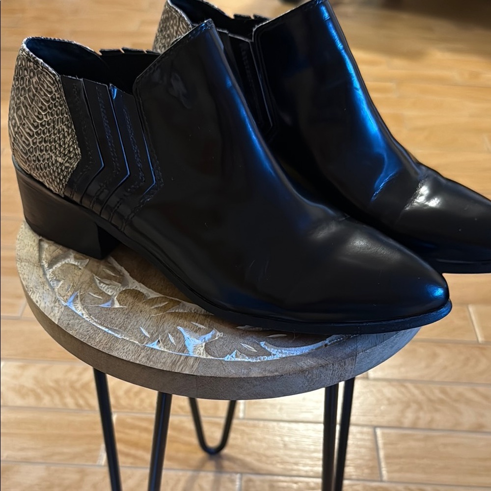 Dolce Vita Women’s Black Ankle Boots (snakeskin look on back)